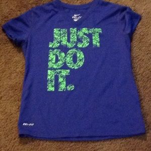 Nike girls shirt